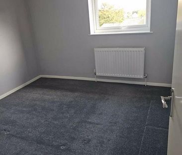 2 bedroom end of terrace house to rent - Photo 4