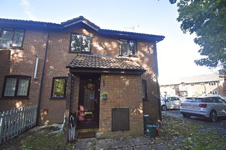 Thumwood, Basingstoke - Photo 2