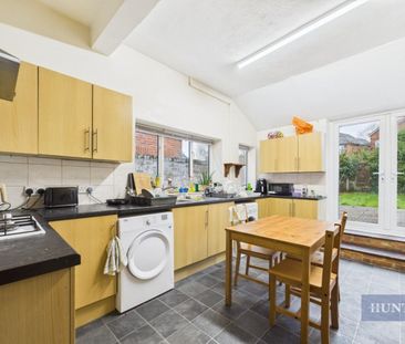 7 bedroom House To Let Total Size: 1626 SQ FT - Photo 2