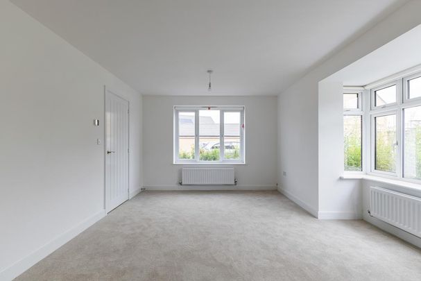 3 bedroom semi-detached house to rent - Photo 1