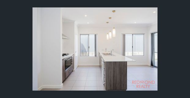 HUGE 4x2 + THEATRE - CLOSE TO THE BEACH! - Photo 1