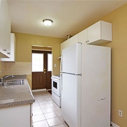 Whiteleas Avenue 32, M1B 1W7, Toronto - Photo 1