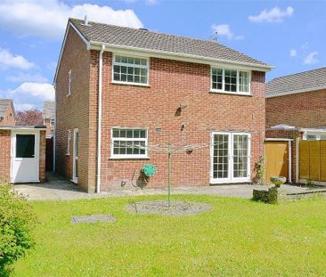 3 bedroom detached house to rent - Photo 4