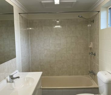 GREAT GROUND FLOOR - Photo 2