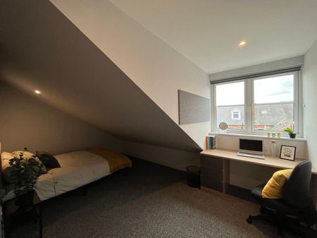 Flat 7, Commercial Point, NG9 2NG, NOTTINGHAM - Photo 2