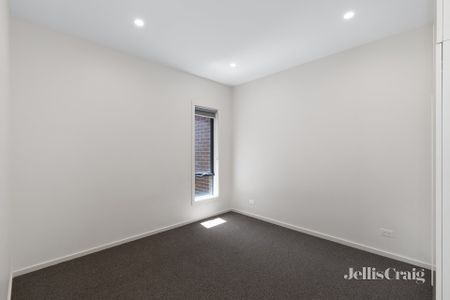 32 Gorge Road, South Morang - Photo 2