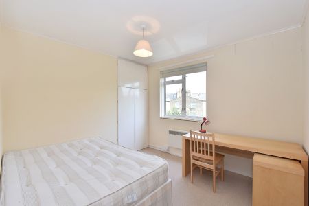 Peterborough Road, Fulham, London, SW6 - Photo 3
