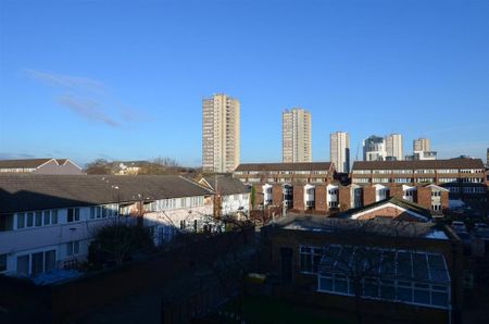2 bedroom maisonette to rent - Photo 2