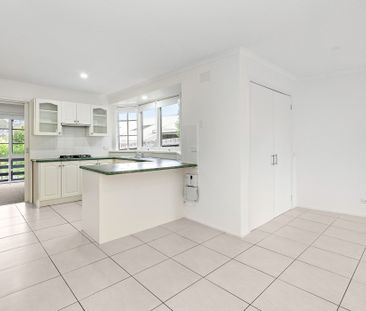 Spacious Four-Bedroom Family Home in Prime Frankston Location - Photo 1