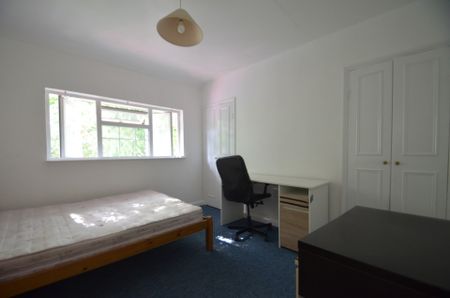 6 bedroom Semi-detached house to rent - Photo 4