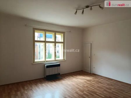 Velmi pěkný byt 1+kk po rekonstrukci, Praha 10 - Strašnice - Photo 2
