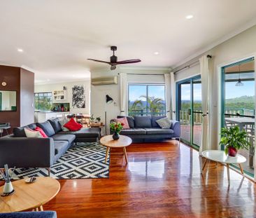 Wonderful Family Home with Stunning Views! - Photo 5