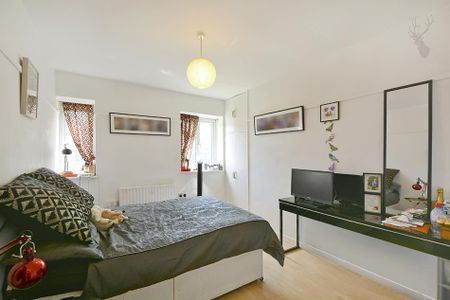 3 bedroom flat to rent - Photo 3