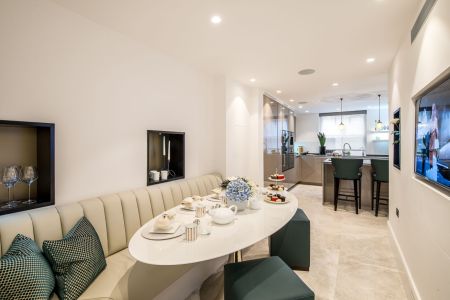 Picturesque, extensively refurbished mews house in the heart of Belgravia - Photo 3