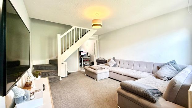 2 bedroom House in Upavon Gardens, Bracknell - Photo 1