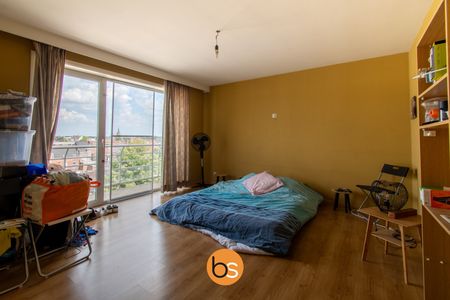 Lichtrijk appartement met 2 slaapkamers en ondergrondse autostandplaats - Foto 5