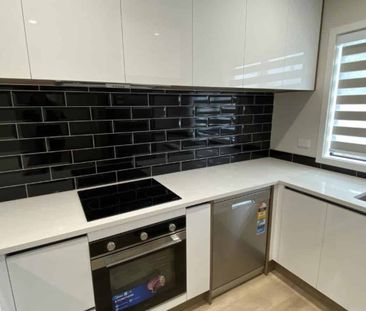 Hospital - Lake location - Photo 2