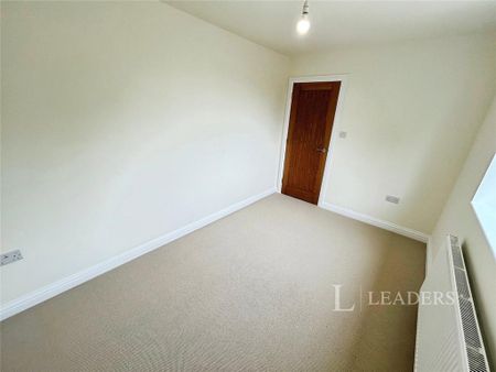 5 bedroom detached house to rent - Photo 3