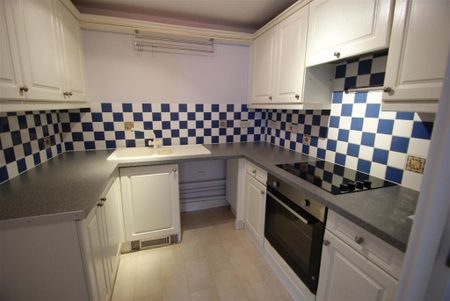 2 bedroom flat to rent - Photo 4