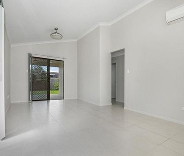 Modern, Low-Maintenance Living - 21 Izaro Circuit, Burdell - Photo 4