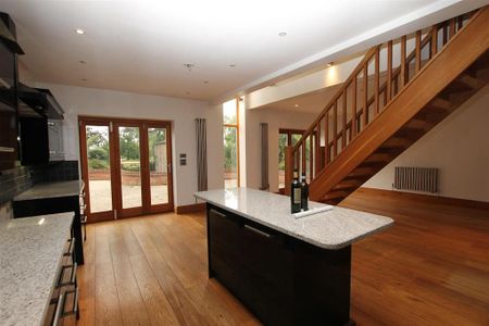 5 bedroom detached house to rent - Photo 5