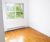 1 room apartment of 56m² in Montreal - Photo 2