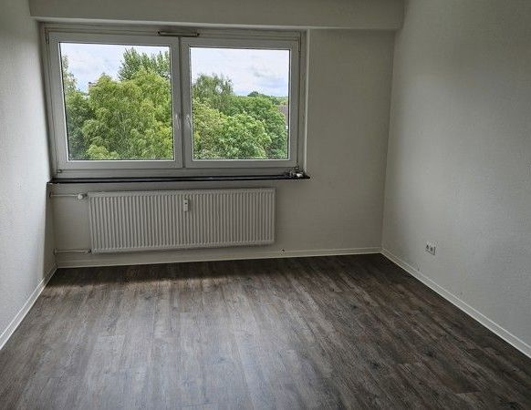 Wohnen mit Hafenblick - Schöne 2-Zimmer Wohnung in der 11. Etage - Foto 1