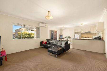 Boutique 'Villa Style' Two Bedroom Apartment in the Heart of Enfield CBD - Photo 3