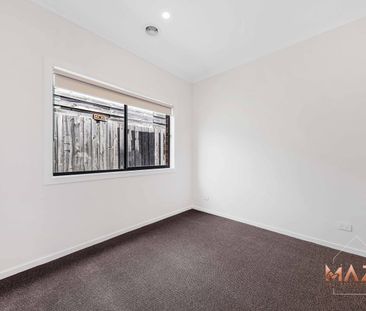 Modern Family Comfort and Convenience in sought-after Clyde Estate! - Photo 3