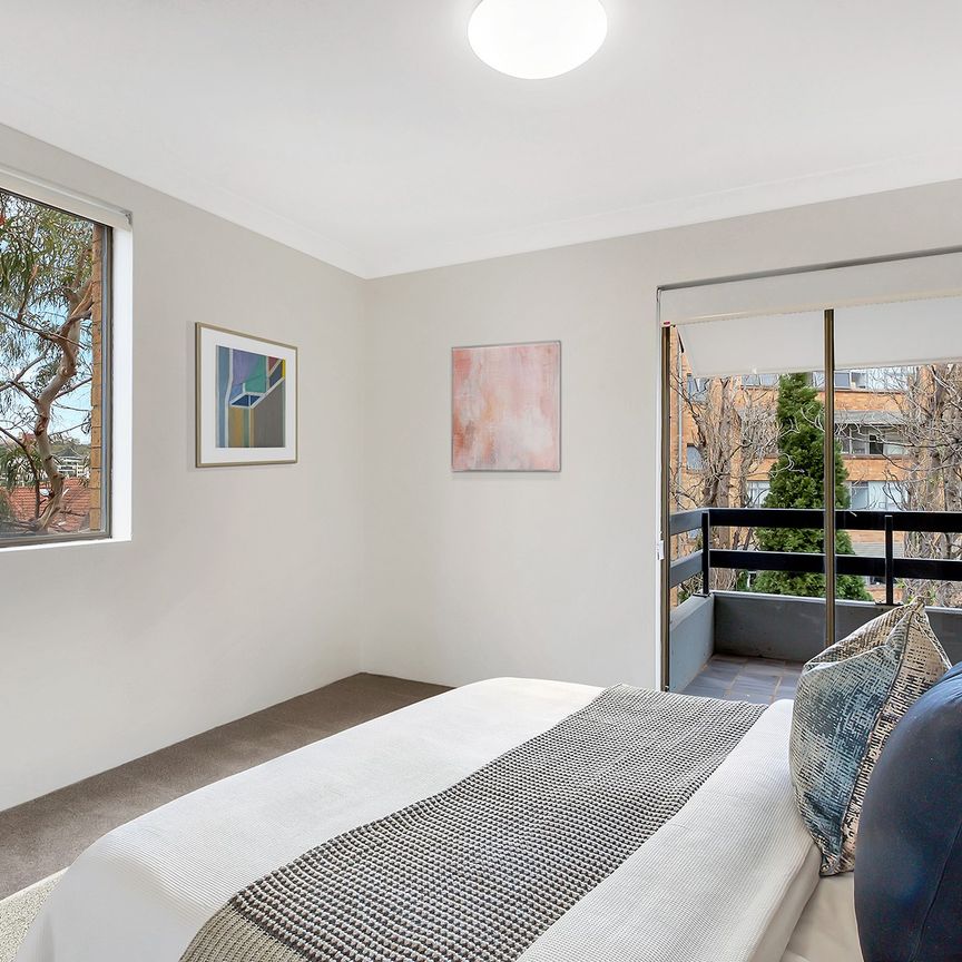 8/57 Elizabeth Bay Road, Elizabeth Bay NSW 2011 - Apartment For Rent | Domain - Photo 1
