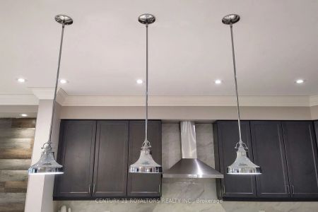 Detached Home For Lease | W9031533 - Photo 3