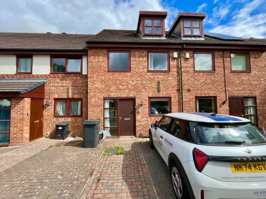 1 bedroom Flat To Let - Photo 1