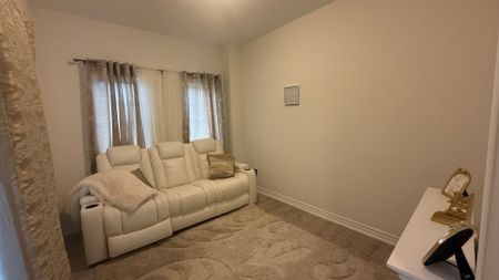 For Lease - 53 Jack Potts Way, Clarington, Ontario - Photo 4