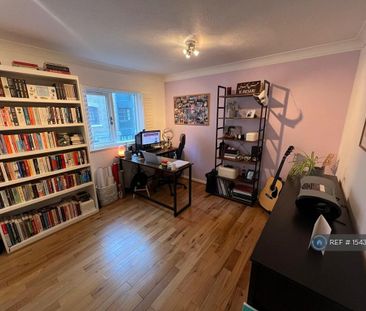 2 bedroom maisonette to rent - Photo 2