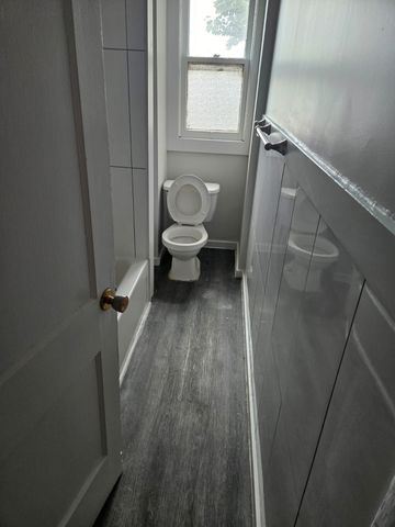 For Lease - 985 Main Street Unit# 6, Hamilton, Ontario - Photo 3