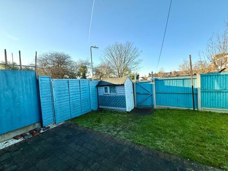 3 bedroom terraced house to rent - Photo 5