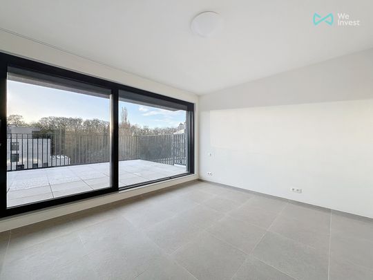 Appartement met drie slaapkamers in Schaarbeek - Photo 1