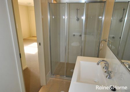 Neat, practical and perfectly located - Photo 5