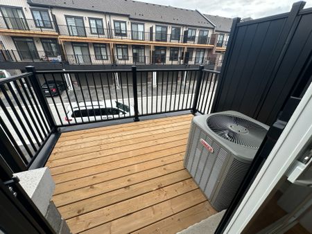 For Lease - 1136 Greentree Path, Oshawa, Ontario - Photo 4