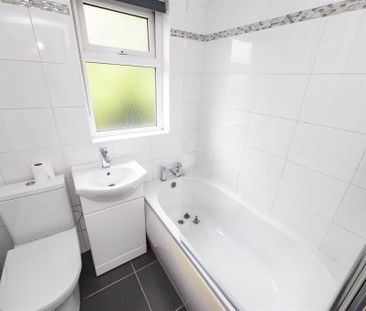 10 Strandburn Parade, Belfast, BT4 1LZ - Photo 5