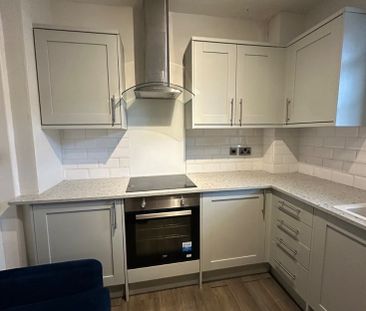 2 Bed Flat, Poynders Road, SW4 - Photo 6