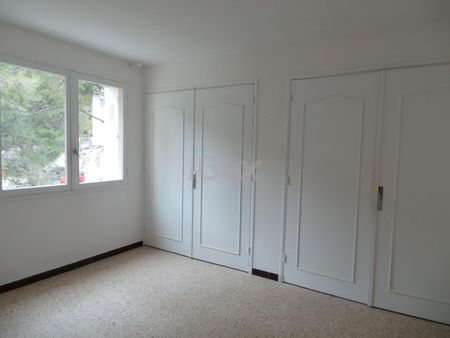 Appartement 5 pièce(s) 89.57 m² - Photo 2