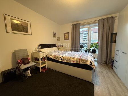 Großartige 4 Zimmerwohnung im Stadtkern mit Fahrstuhl und Tiefgaragenstellplatz - Photo 4