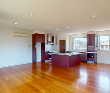 Unbeatable View Residence in a prestigious pocket of Maribyrnong!!! - Photo 1