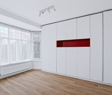 3 Bed Semi-Detached House, Cheviot Gardens, NW2 - Photo 6