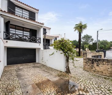 3 Bedroom House with garden, Estoril, Cascais - Photo 1