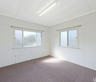 Convenient Location! - Photo 2