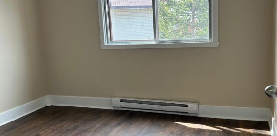 5 1/2 à Louer Rénové Saint-Léonard - Photo 2