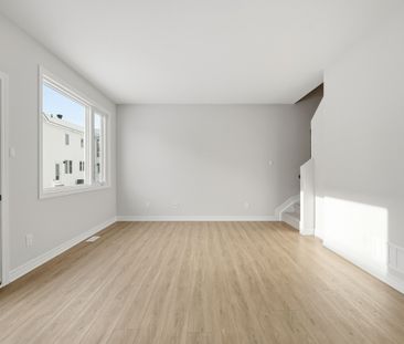 For Lease - 216 Ryan Reynolds Way, Orleans - Convent Glen and Area,... - Photo 3