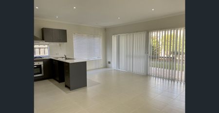 4 X 2 in quiet street! - Photo 3